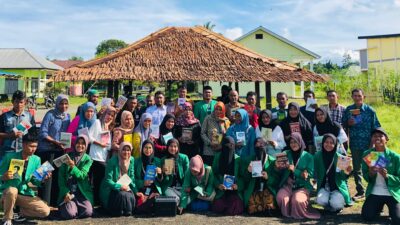 Mahasiswa KKN IAIN Ternate di Desa Ngele Ngele Kecil, Adakan Proker Rumah Literasi