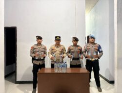 ‎Polsek Siap Gela Sita 15 Botol Miras Jenis Cap Tikus di Desa London Taliabu Utara.